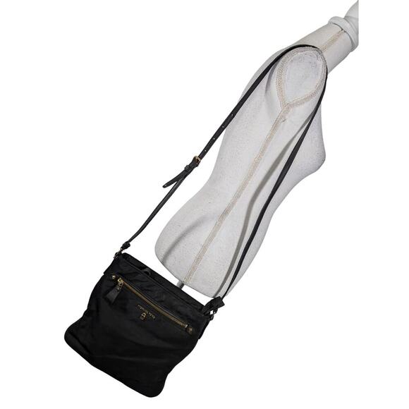 MICHAEL KORS! LUXE BLACK NYLON CROSSBODY W/GOLD HARDWARE PURSE, HANDBAG! - Picture 2 of 13